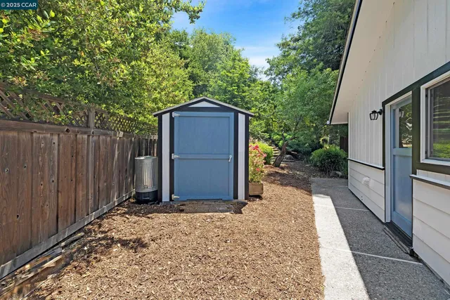 $1,950,000 | 345 Shire Oaks Court, Lafayette, CA 94549