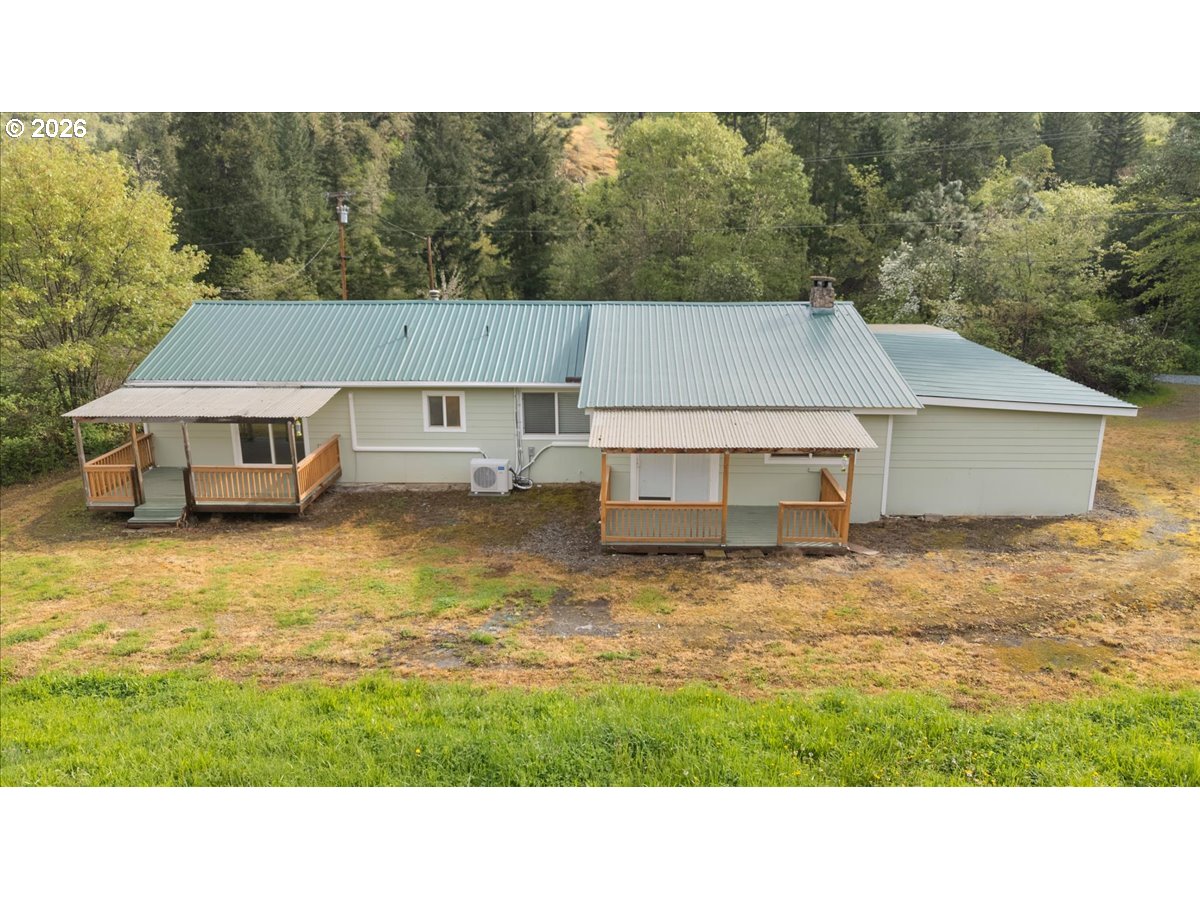 181 Oak Hollow Road Riddle, OR 97469 - Photo 2 of 27