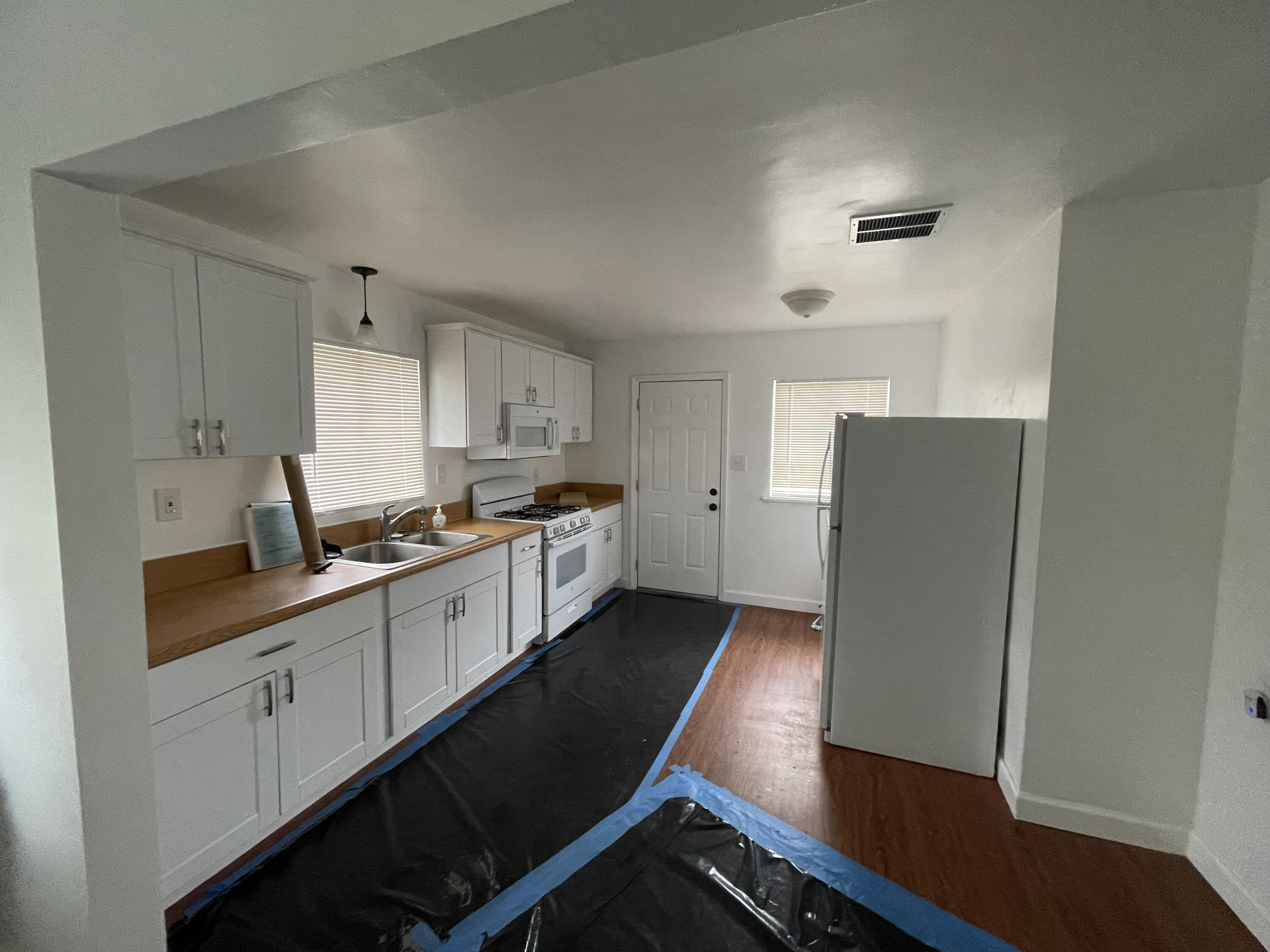 908 Orange Street Riverside, CA 92501 - Photo 19 of 34 IMG_4863 conv