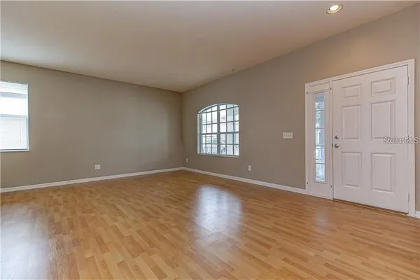 $2,000 | 4732 Red Pine Way, Wesley Chapel, FL 33545