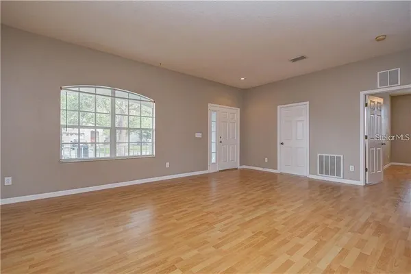 $2,000 | 4732 Red Pine Way, Wesley Chapel, FL 33545