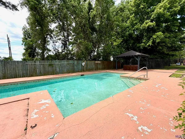 $1,250 | 2021 South Brightside View Drive, Baton Rouge, LA 70820