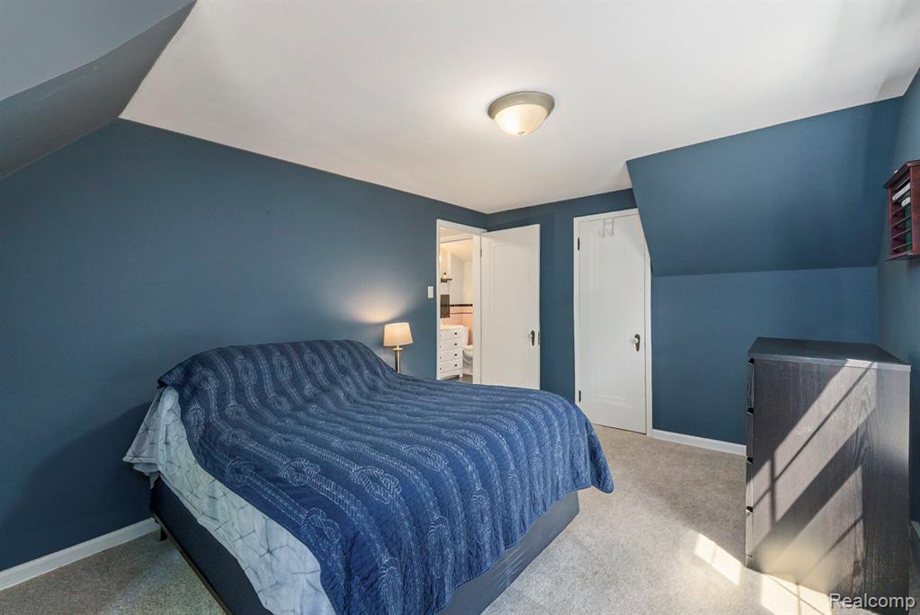 1642 Hampton Road Grosse Pointe Woods, MI 48236 - Photo 14 of 28