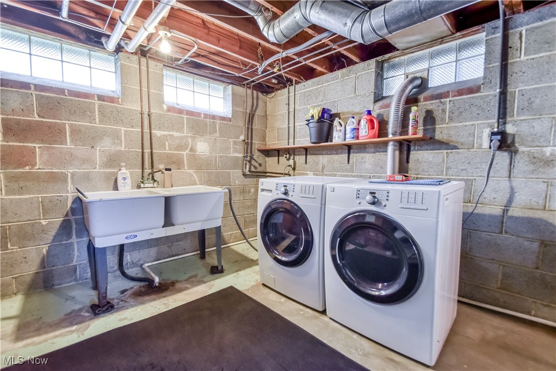 357 Clarmont Road Willowick, OH 44095 - Photo 21 of 27 Laundry area featuring washer and dryer