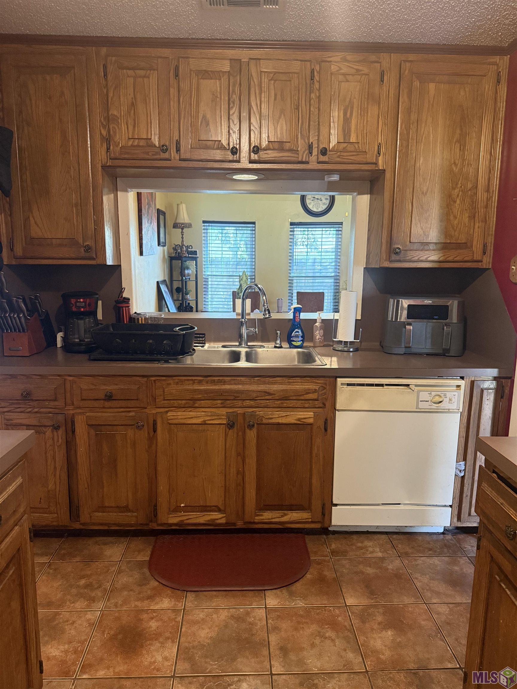 7617 Pennhill Drive Baton Rouge, LA 70817 - Photo 5 of 13