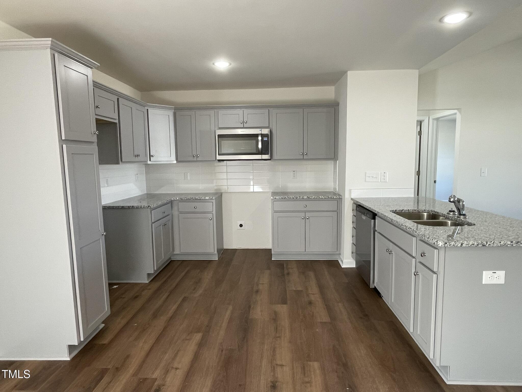 223 Magnolia Run Way Benson, NC 27504 - Photo 4 of 15 IMG_3444