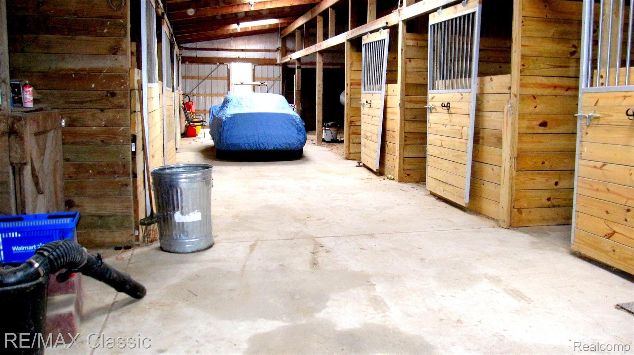 8650 North Rushton Road South Lyon, MI 48178 - Photo 7 of 17 7 Stall Barn.JPG