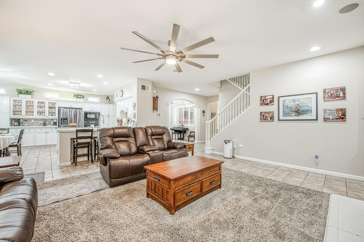 4626 North Arrow Ridge Way Clovis, CA 93619 - Photo 15 of 79