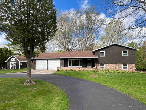 $445,000 | N1251 River Drive, Greenville, WI 54942