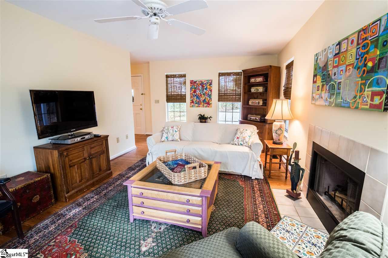 405 West Faris Road Greenville, SC 29605 - Photo 3 of 20 Gallery Image 3