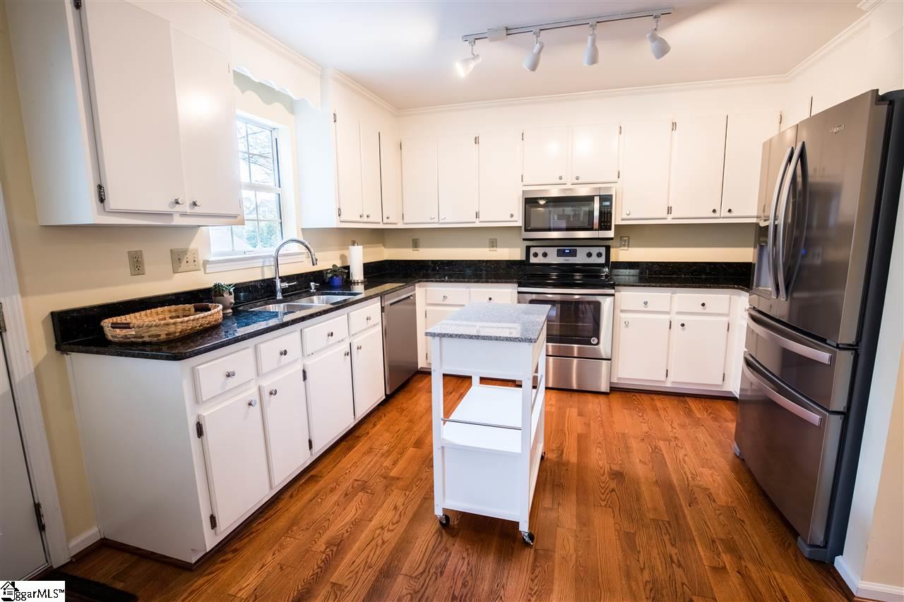 405 West Faris Road Greenville, SC 29605 - Photo 5 of 20 Gallery Image 5