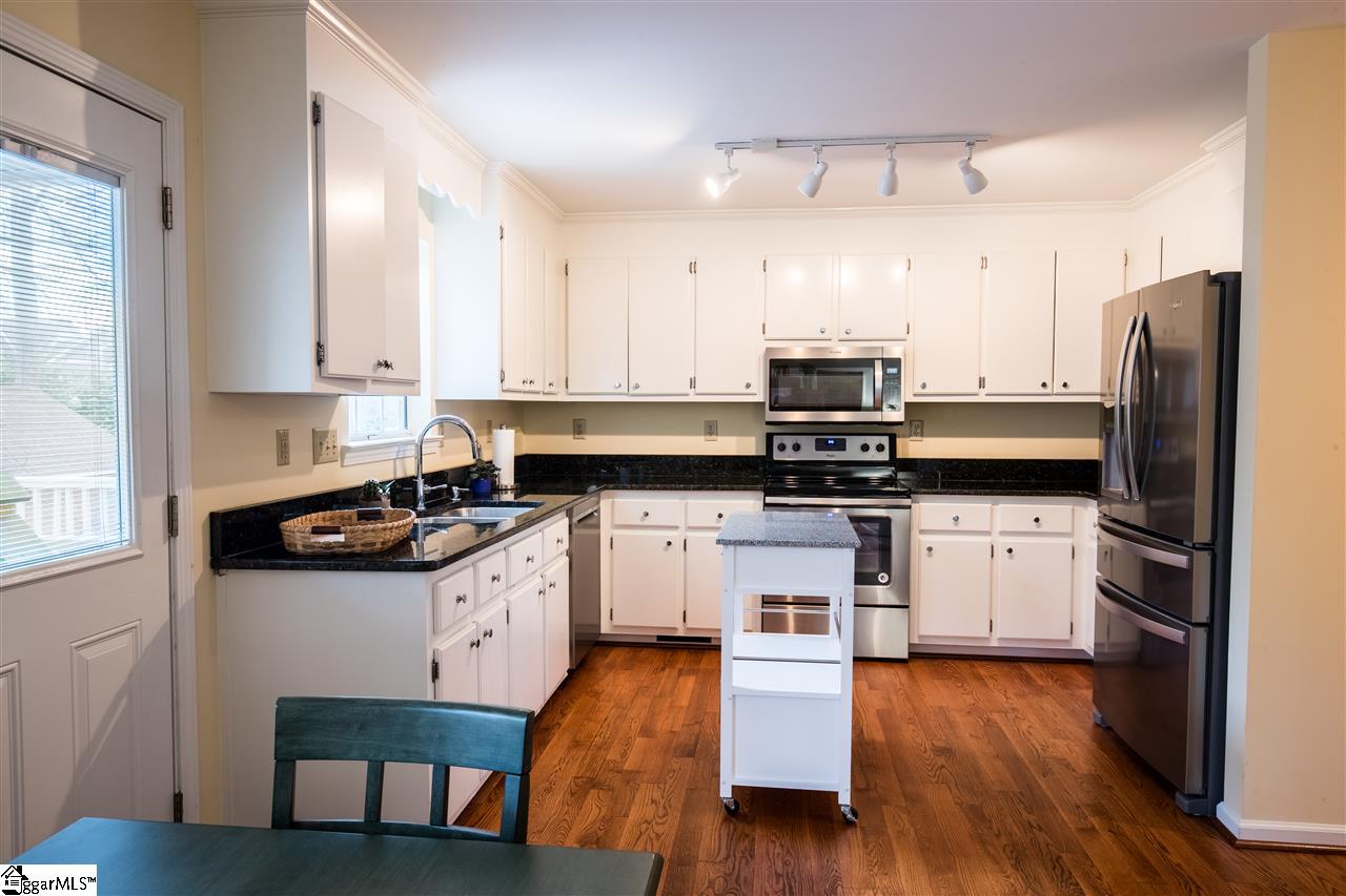 405 West Faris Road Greenville, SC 29605 - Photo 6 of 20 Gallery Image 6