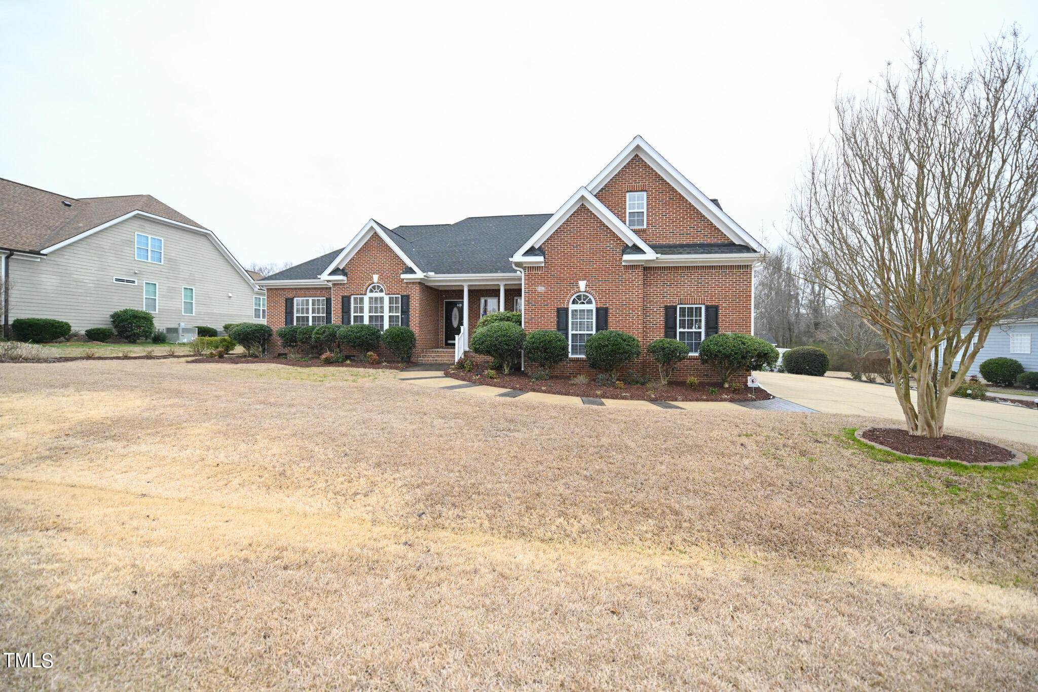 1033 Newburgh Circle Raleigh, NC 27603 - Photo 3 of 55 003