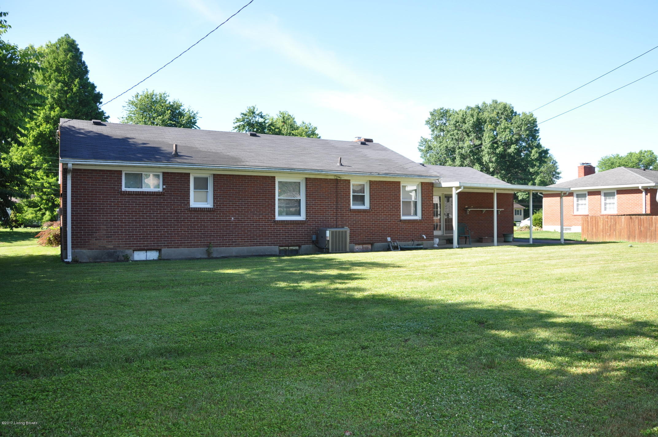 4002 Valley Station Road Louisville, KY 40272 - Photo 35 of 44 back yard view
