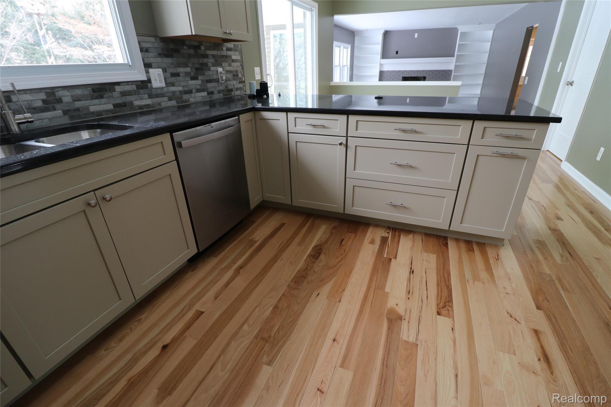 55 Sugar Pine Road Rochester, MI 48309 - Photo 11 of 38 11.JPG