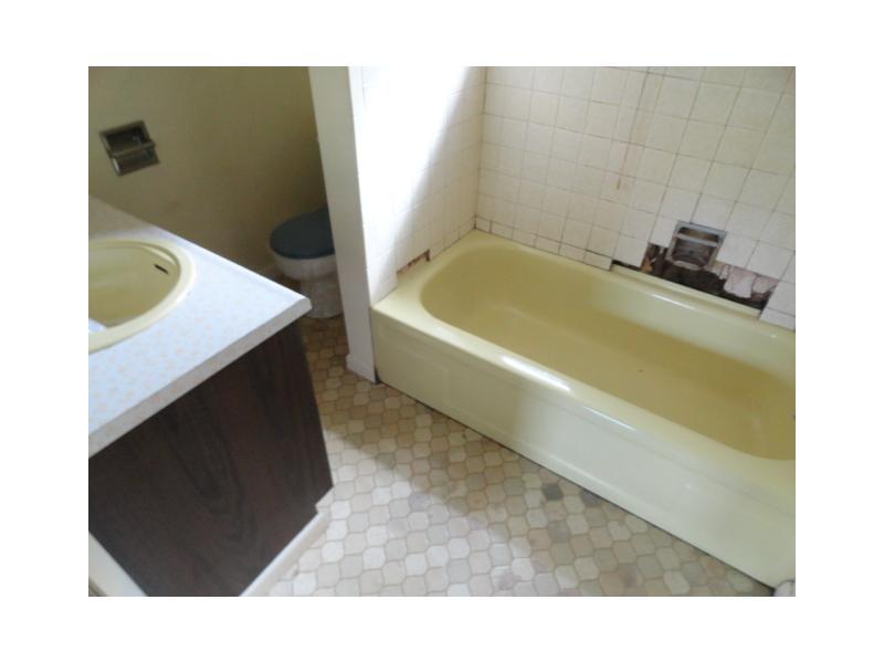 1430 Newstanton Ruffsdale Ruffs Dale, PA 15679 - Photo 9 of 13 Full Bath.