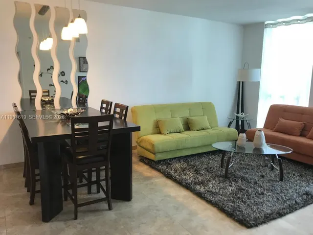 $2,900 | 244 Biscayne Boulevard, Unit 1906, Miami, FL 33132