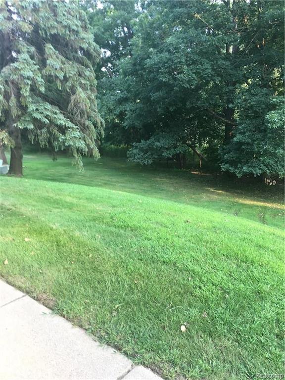 1687 Riverside Drive, Unit U14 Rochester Hills, MI 48309 - Photo 39 of 50