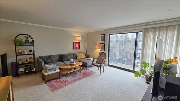 $2,300 | 11010 Northeast 68th Street, Unit 627, Kirkland, WA 98033