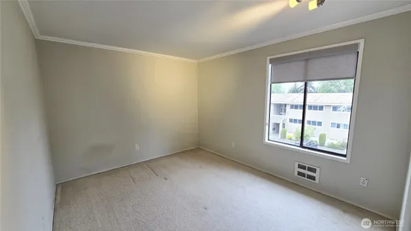 $2,300 | 11010 Northeast 68th Street, Unit 627, Kirkland, WA 98033