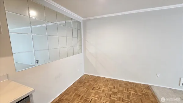 $2,300 | 11010 Northeast 68th Street, Unit 627, Kirkland, WA 98033