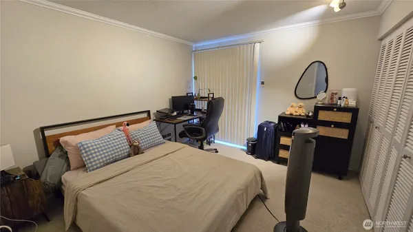 $2,300 | 11010 Northeast 68th Street, Unit 627, Kirkland, WA 98033