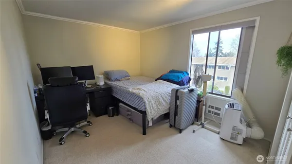 $2,300 | 11010 Northeast 68th Street, Unit 627, Kirkland, WA 98033