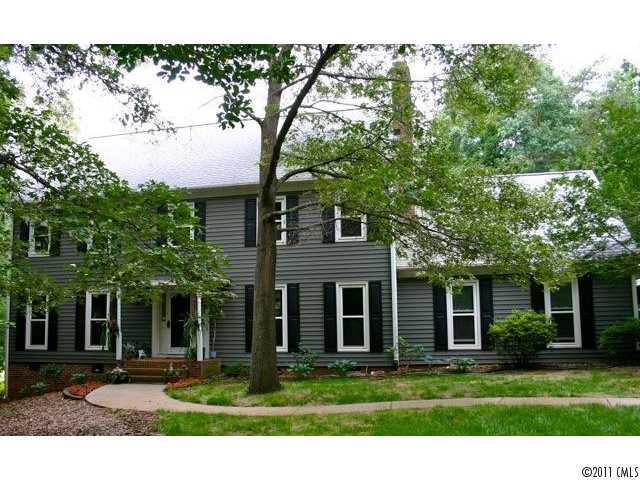 9209 4 Farms Road Charlotte, NC 28215 - Photo 1 of 16 Gallery Image 1
