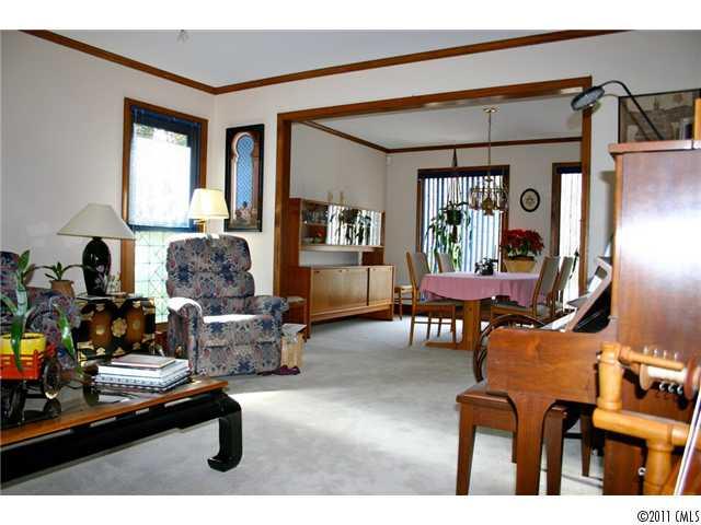 9209 4 Farms Road Charlotte, NC 28215 - Photo 11 of 16 Gallery Image 11