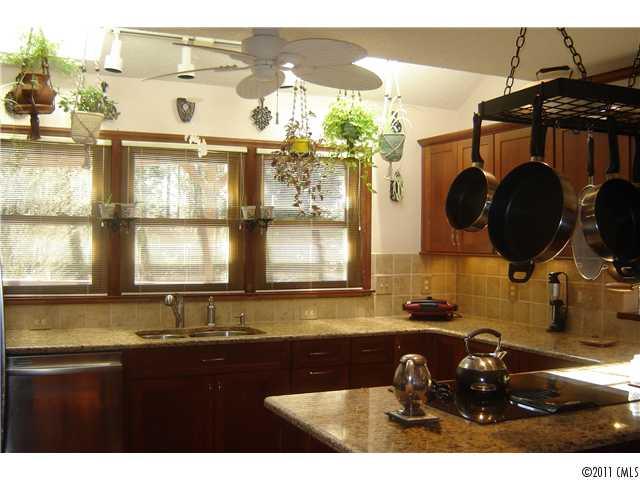 9209 4 Farms Road Charlotte, NC 28215 - Photo 15 of 16 Gallery Image 15