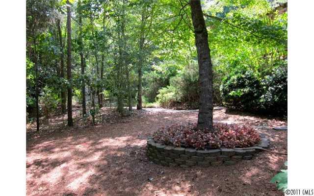9209 4 Farms Road Charlotte, NC 28215 - Photo 5 of 16 Gallery Image 5