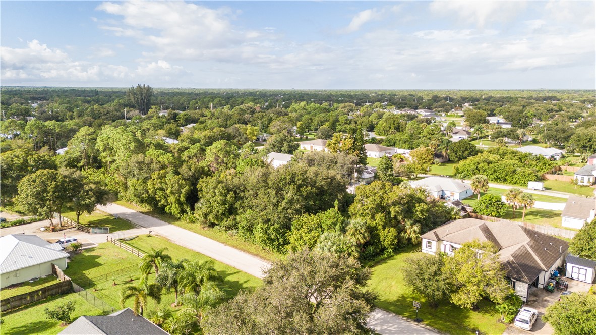 8435 96th Avenue Vero Beach, FL 32967 - Photo 14 of 20 view of city and green space