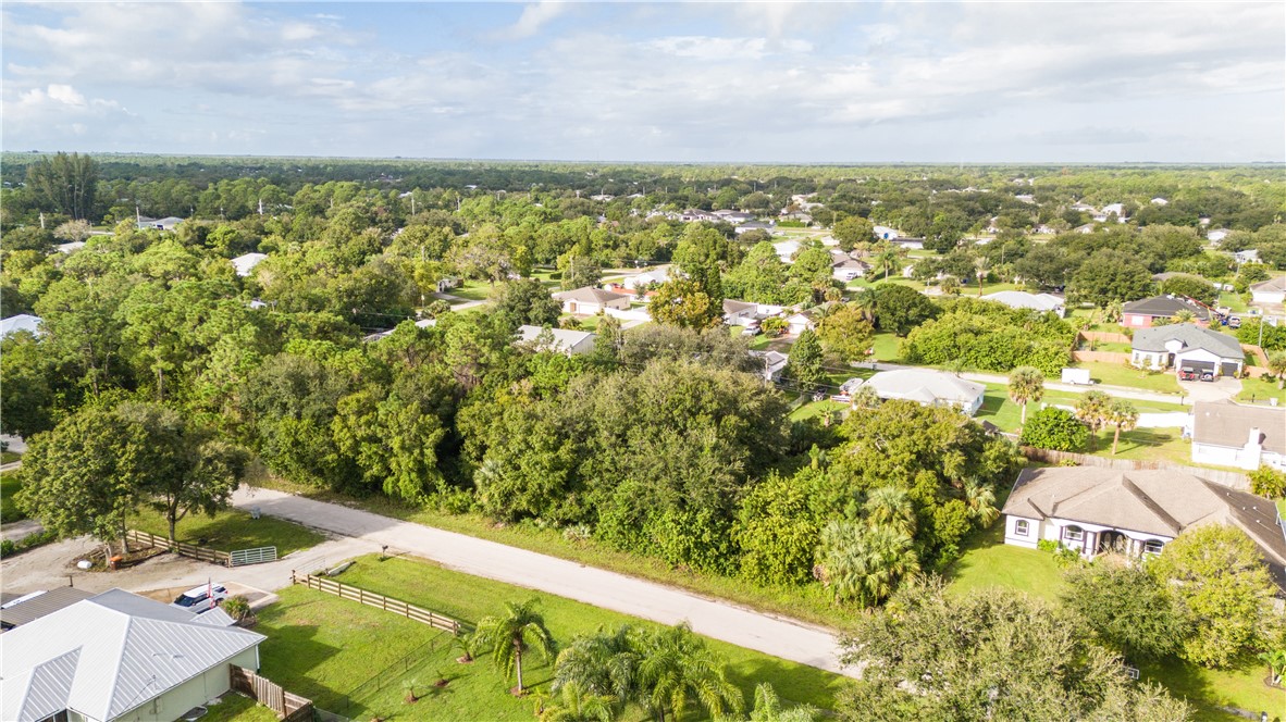 8435 96th Avenue Vero Beach, FL 32967 - Photo 16 of 20 a view of a city