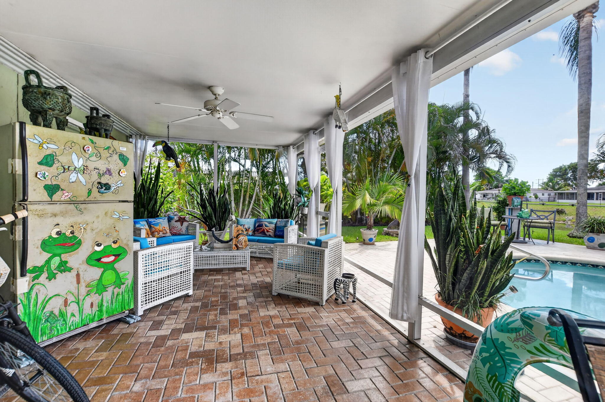 11078 Delta Circle Boca Raton, FL 33428 - Photo 32 of 43 11078 patio sitting area