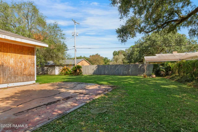 $195,000 | 320 Country Club Drive, New Iberia, LA 70563