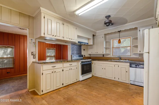 $195,000 | 320 Country Club Drive, New Iberia, LA 70563