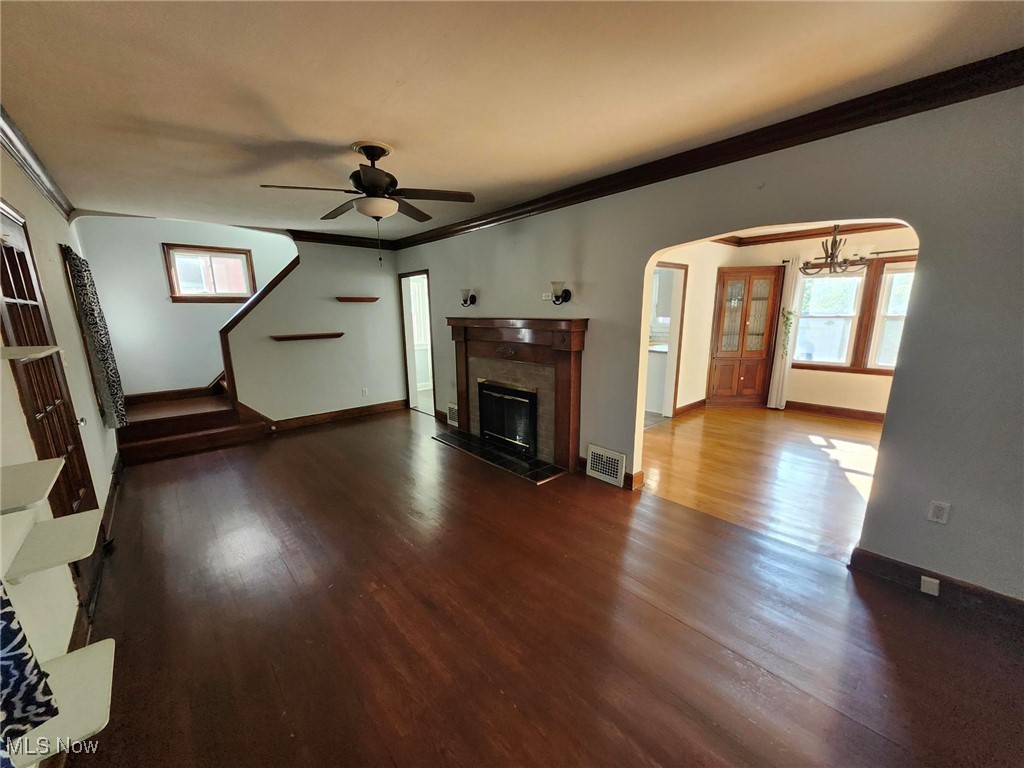992 Roanoke Road Cleveland Heights, OH 44121 - Photo 2 of 25 Gallery Image 2