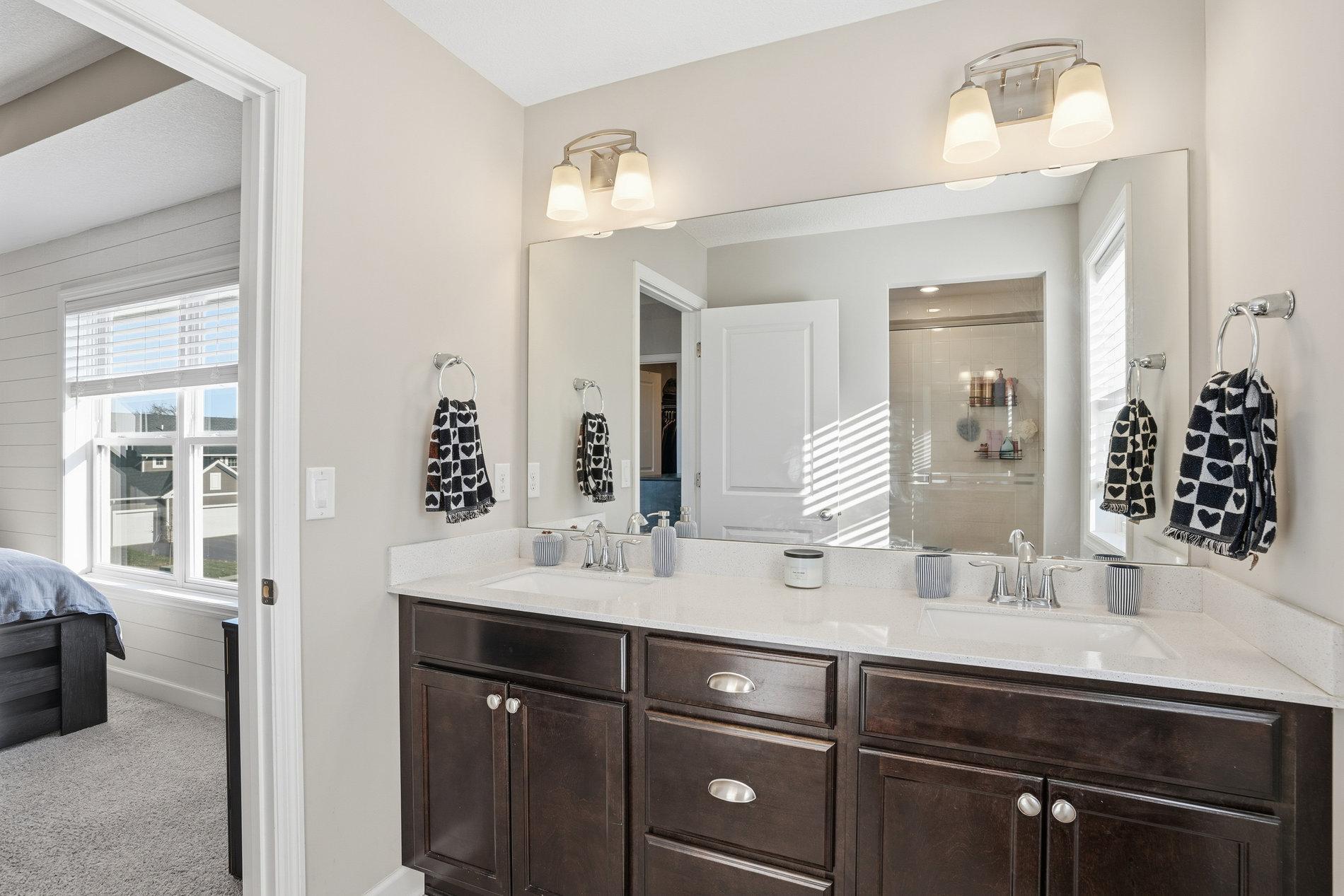 1955 Red Oak Path Shakopee, MN 55379 - Photo 37 of 62