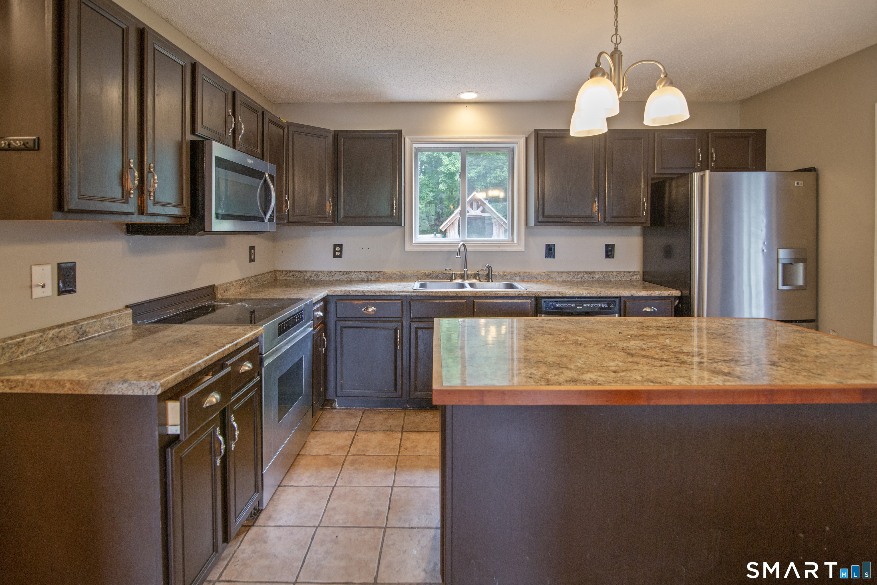 35 Pheasant Run Road Stonington, CT 06378 - Photo 6 of 36