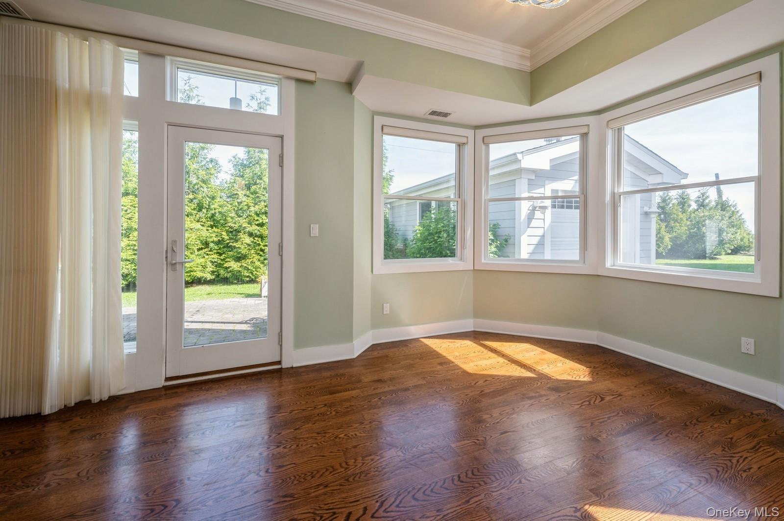 13 Island Point, Unit 13 Bronx, NY 10464 - Photo 2 of 22