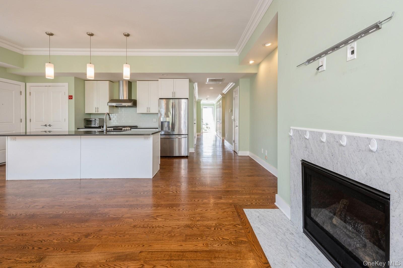 13 Island Point, Unit 13 Bronx, NY 10464 - Photo 3 of 22