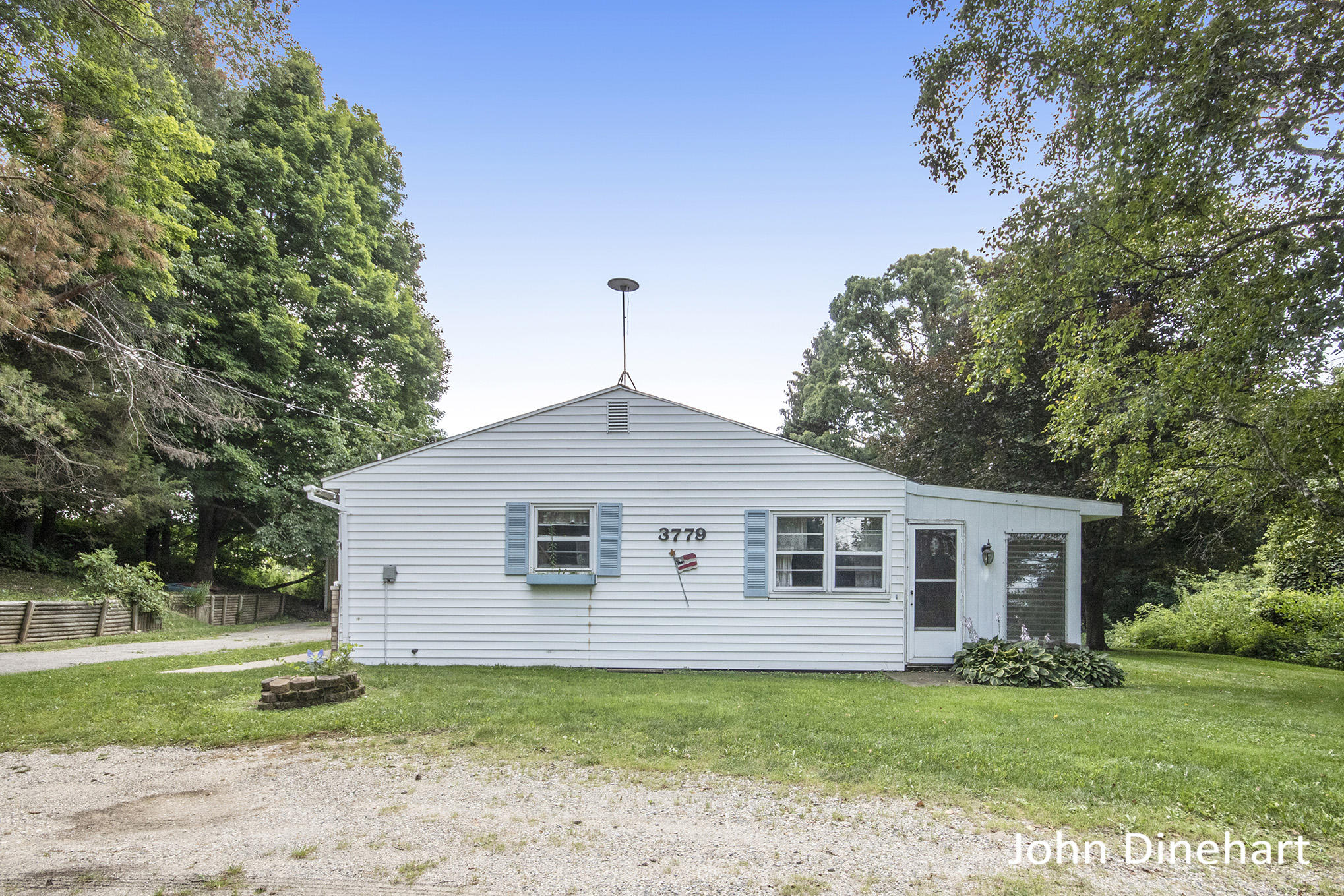 3779 Potters Road Ionia, MI 48846 - Photo 3 of 16 IMG_4008