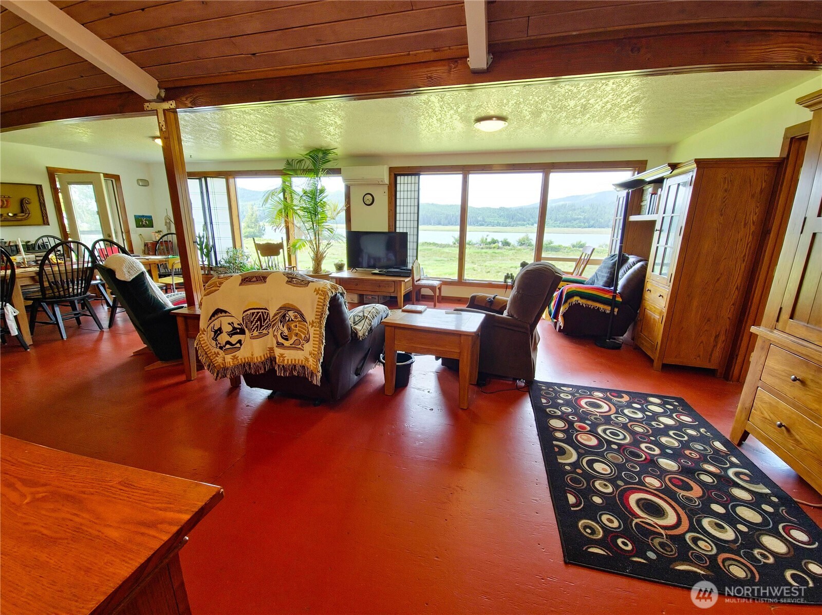 752 Parpala Road Naselle, WA 98638 - Photo 13 of 35 a living room with furniture and a large window