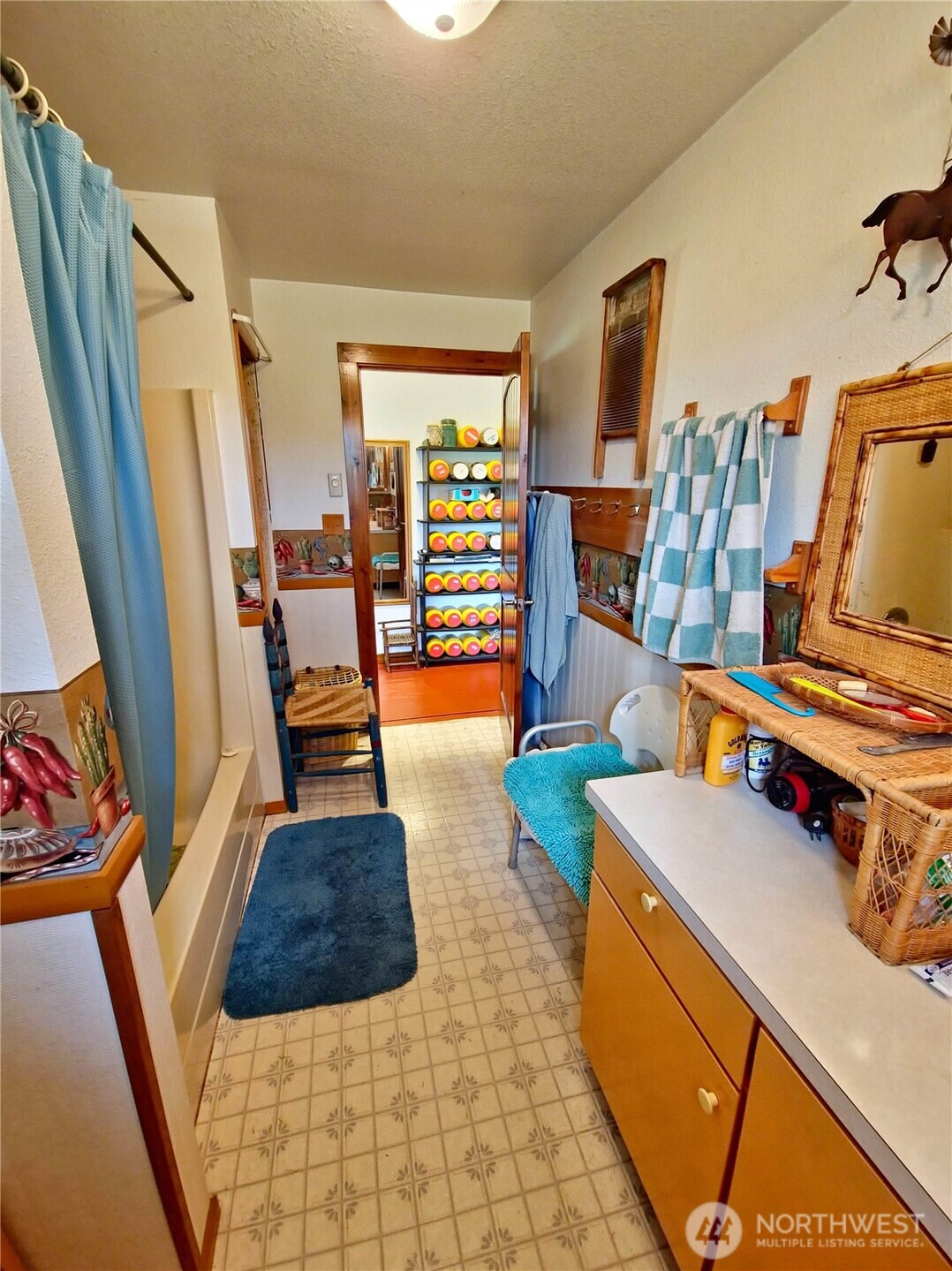 752 Parpala Road Naselle, WA 98638 - Photo 26 of 35 a living room with furniture and a flat screen tv