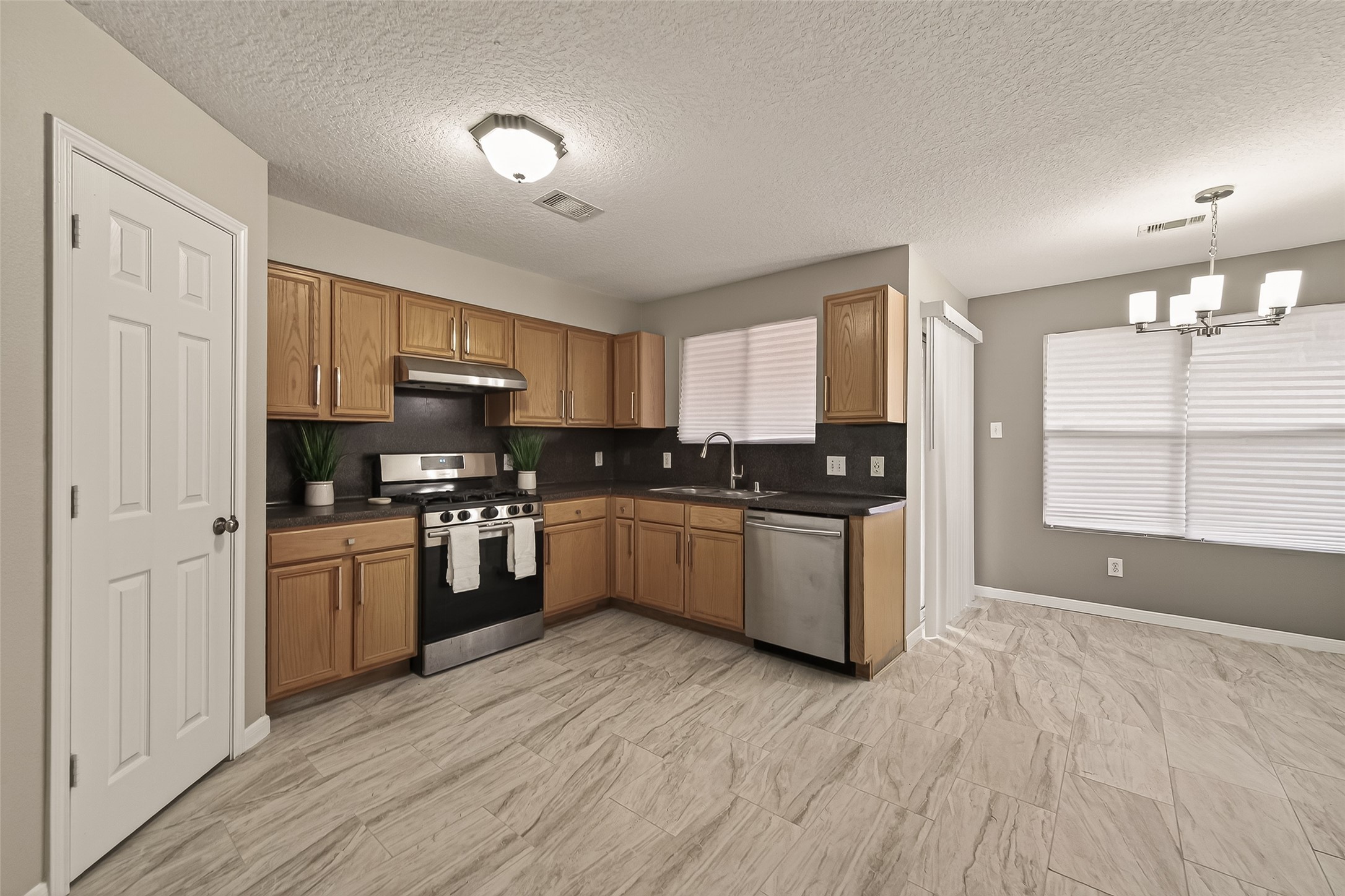 5614 Calm Court Houston, TX 77084 - Photo 12 of 32 Kitchen