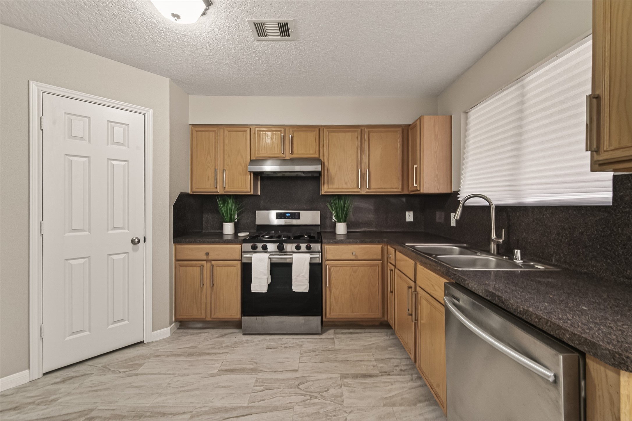 5614 Calm Court Houston, TX 77084 - Photo 13 of 32 Kitchen