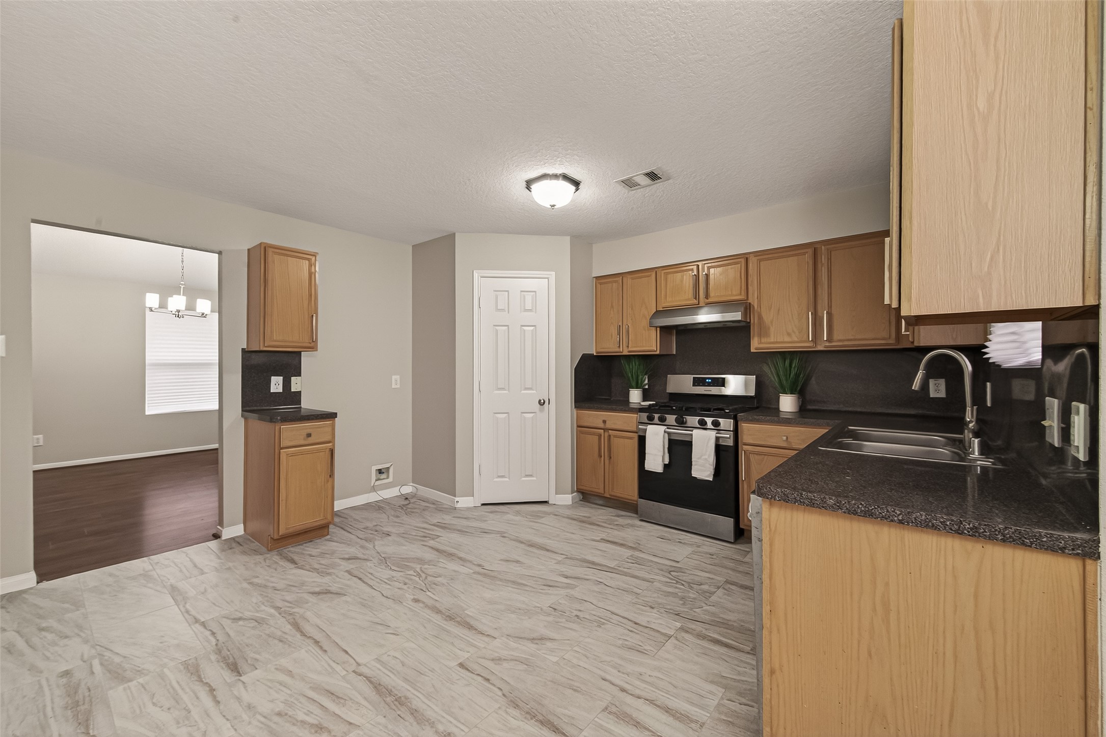 5614 Calm Court Houston, TX 77084 - Photo 14 of 32 Kitchen