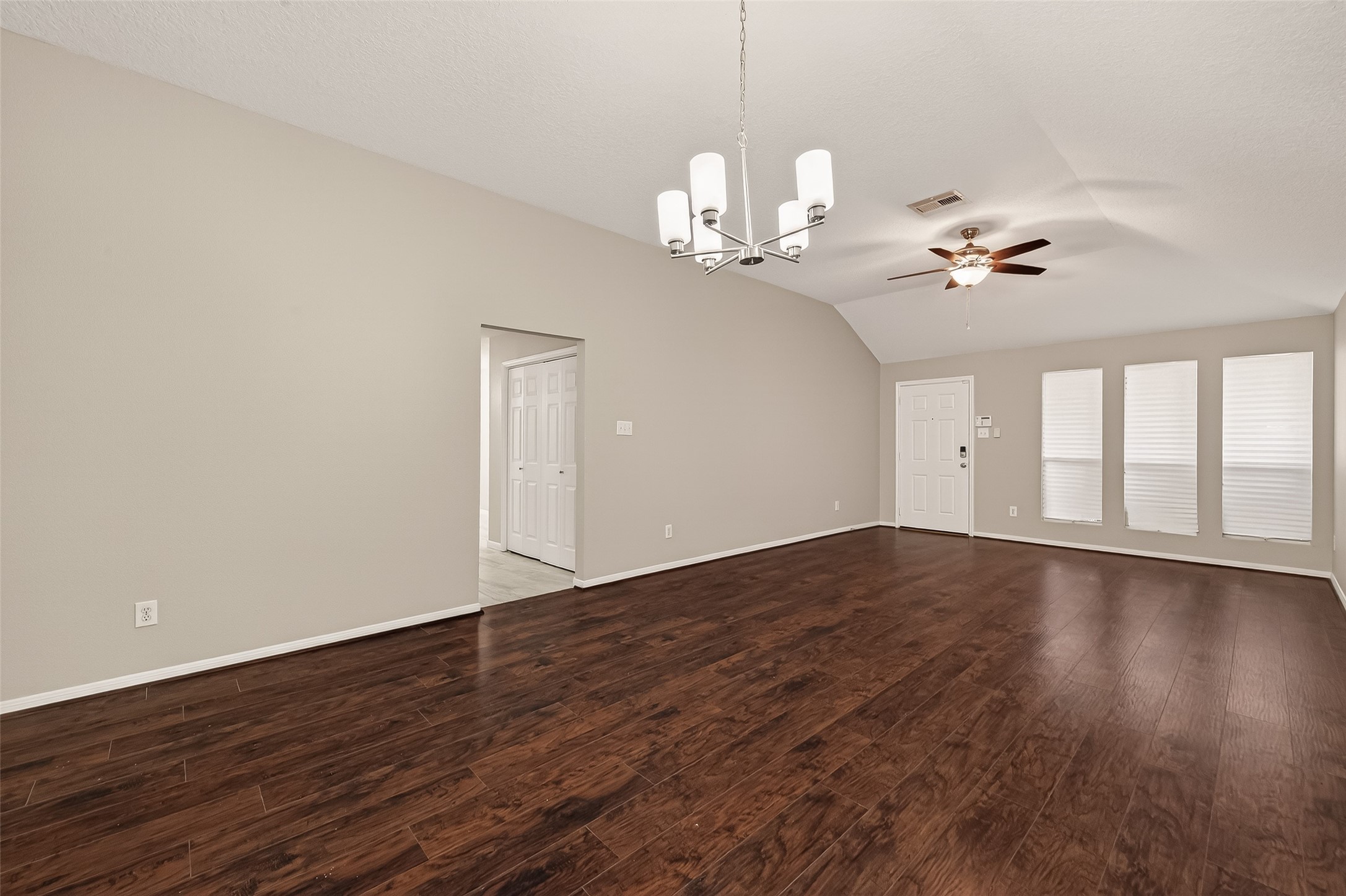 5614 Calm Court Houston, TX 77084 - Photo 5 of 32