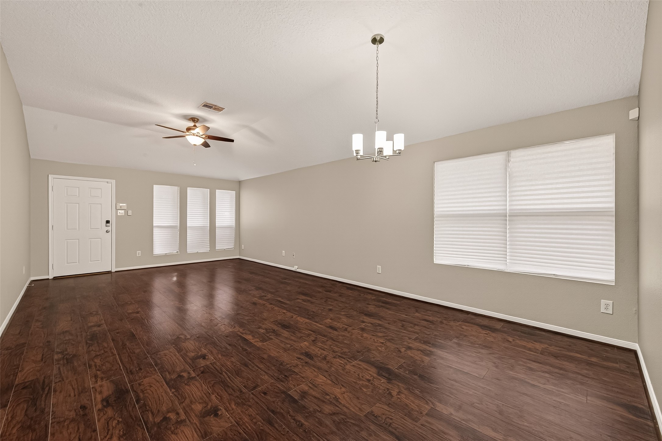 5614 Calm Court Houston, TX 77084 - Photo 7 of 32