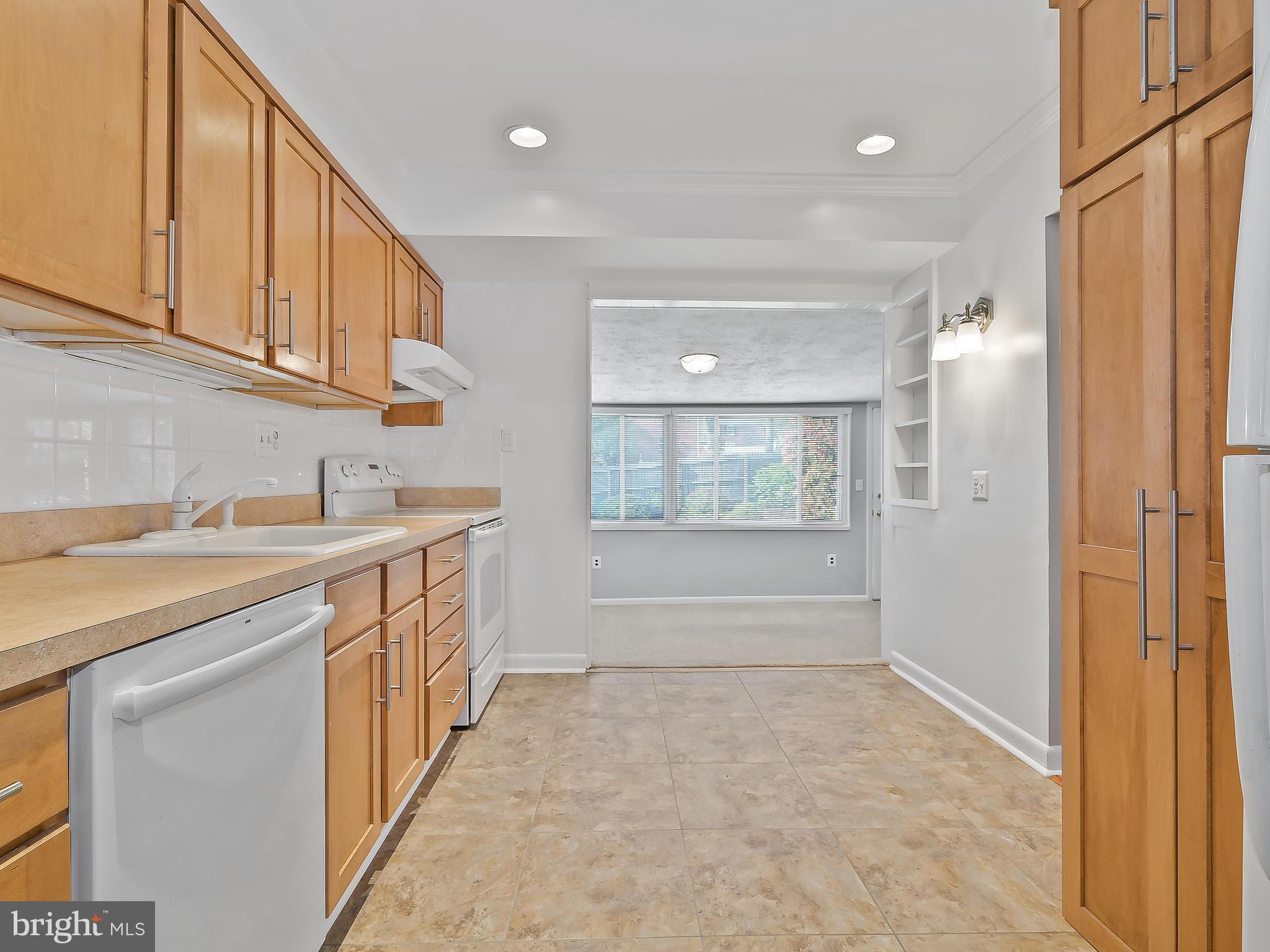 2711 Finch Street Silver Spring, MD 20902 - Photo 11 of 30 Kitchen